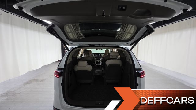 Kia CARNIVAL 9-Seater Hi-Limousine Signature купить на сайте DeffCars