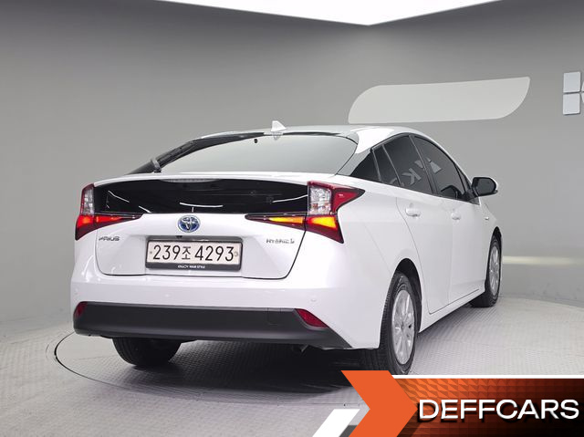 Toyota PRIUS 1.8 купить на сайте DeffCars