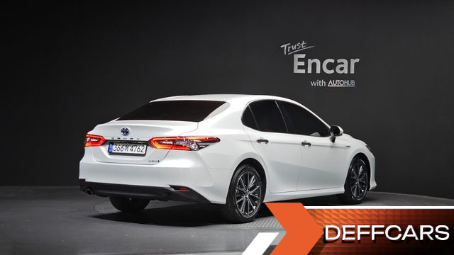Toyota CAMRY 2.5 XLE Hybrid купить на сайте DeffCars