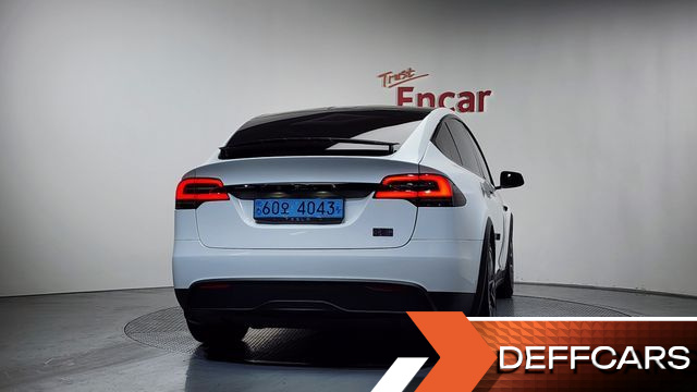 Tesla MODEL X Plaid купить на сайте DeffCars