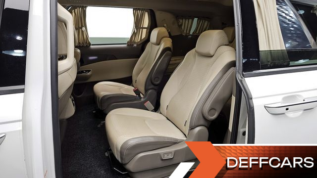 Kia CARNIVAL 9-Seater Hi-Limousine Signature купить на сайте DeffCars