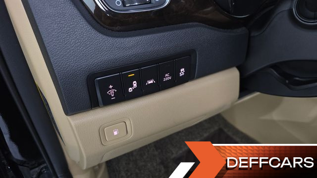 Kia CARNIVAL 9-Seater Noblesse Special купить на сайте DeffCars