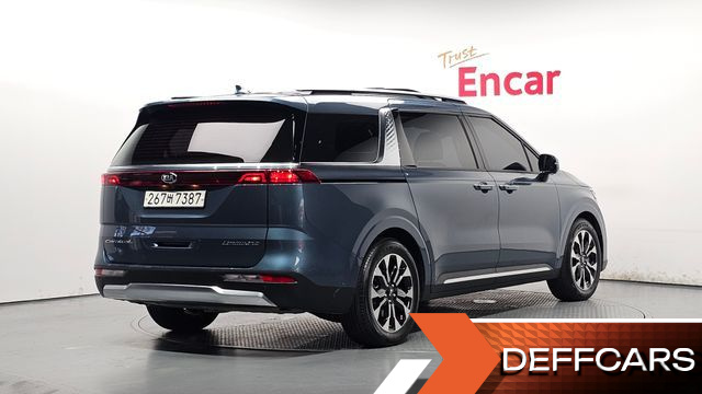 Kia CARNIVAL 7-Seater Signature купить на сайте DeffCars