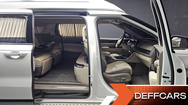 Kia CARNIVAL Gasoline 4-Seater Hi-Limousine Signature купить на сайте DeffCars