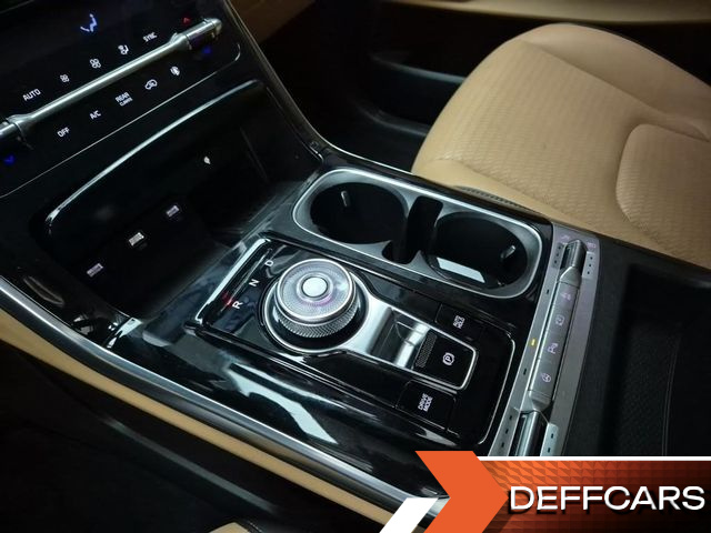 Kia CARNIVAL 7-Seater Signature купить на сайте DeffCars