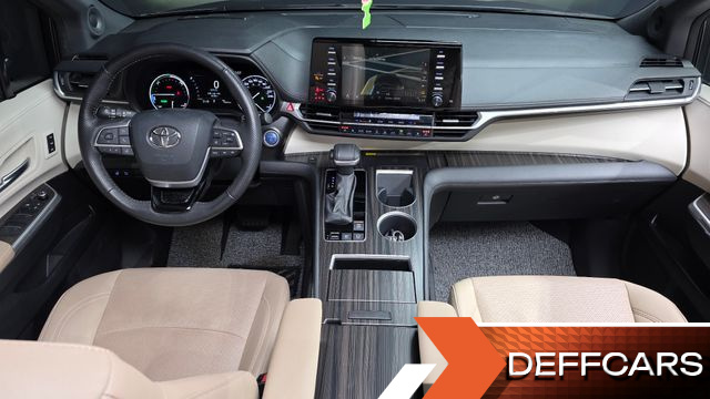 Toyota SIENNA 2.5 Hybrid AWD купить на сайте DeffCars