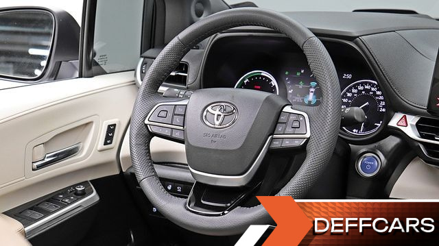 Toyota SIENNA 2.5 Hybrid 2WD купить на сайте DeffCars