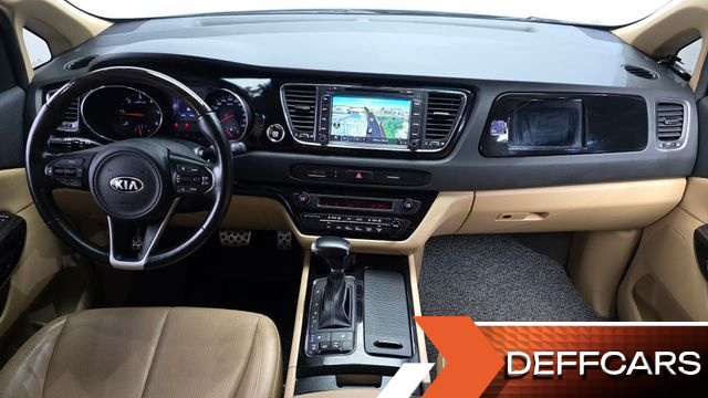 Kia CARNIVAL 7-seater Limousine VIP купить на сайте DeffCars