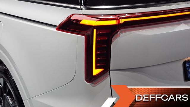 Kia CARNIVAL Gasoline 7-Seater Signature купить на сайте DeffCars