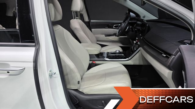 Kia CARNIVAL 9-Seater Signature купить на сайте DeffCars