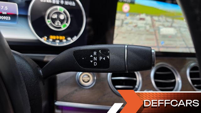 Mercedes E-CLASS E300 Exclusive купить на сайте DeffCars