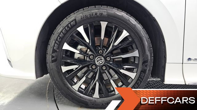 Toyota ALPHARD 2.5 HEV Executive AWD купить на сайте DeffCars