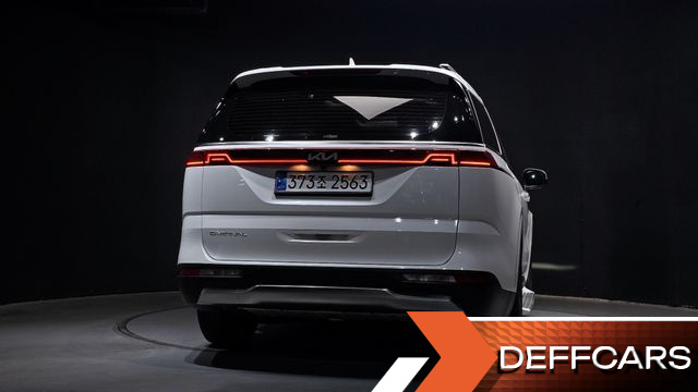 Kia CARNIVAL 9-Seater Signature купить на сайте DeffCars