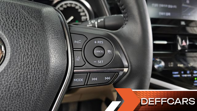 Toyota CAMRY 2.5 XLE Hybrid купить на сайте DeffCars