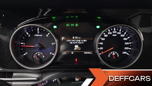 Kia CARNIVAL 9-Seater Noblesse купить на сайте DeffCars