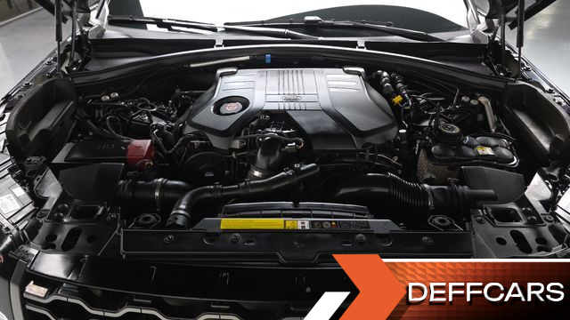 Land Rover RANGE ROVER VELAR 3.0 D300 R-Dynamic SE купить на сайте DeffCars