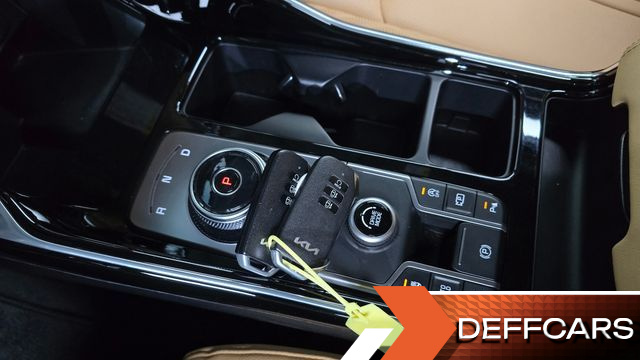 Kia SORENTO Gasoline 2.5T 2WD Gravity купить на сайте DeffCars