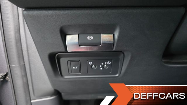 Land Rover DISCOVERY SPORT D200 S купить на сайте DeffCars