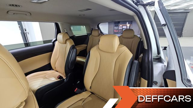 Kia CARNIVAL 9-Seater Prestige купить на сайте DeffCars
