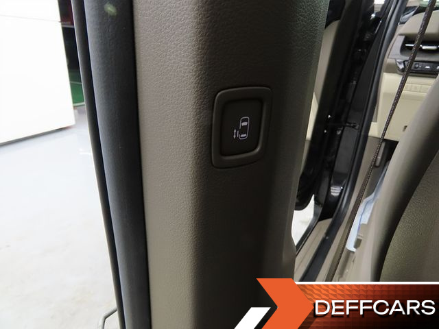 Kia CARNIVAL 9-Seater Signature купить на сайте DeffCars