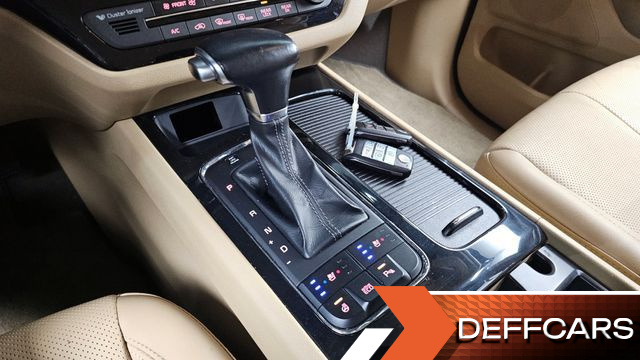 Kia CARNIVAL 7-seater Limousine President купить на сайте DeffCars