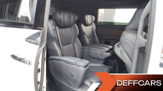 Toyota ALPHARD 2.5 HEV Executive AWD купить на сайте DeffCars