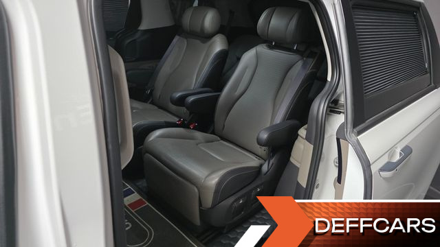 Kia CARNIVAL 7-Seater Signature купить на сайте DeffCars