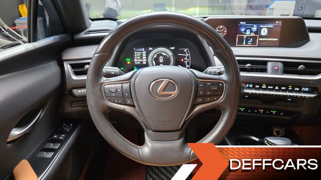 Lexus UX 2.0 2WD купить на сайте DeffCars