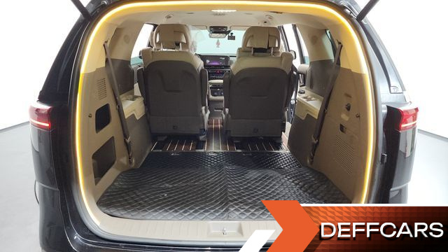 Kia CARNIVAL Gasoline 7-Seater Signature купить на сайте DeffCars