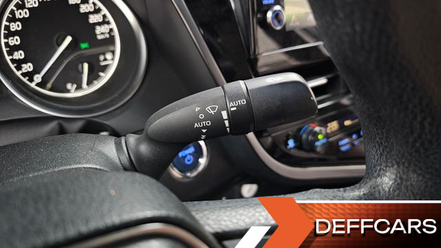 Toyota CAMRY 2.5 LE Hybrid купить на сайте DeffCars