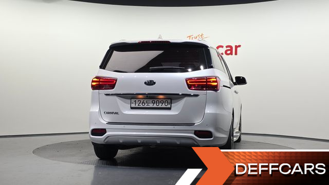 Kia CARNIVAL 9-Seater Luxury купить на сайте DeffCars