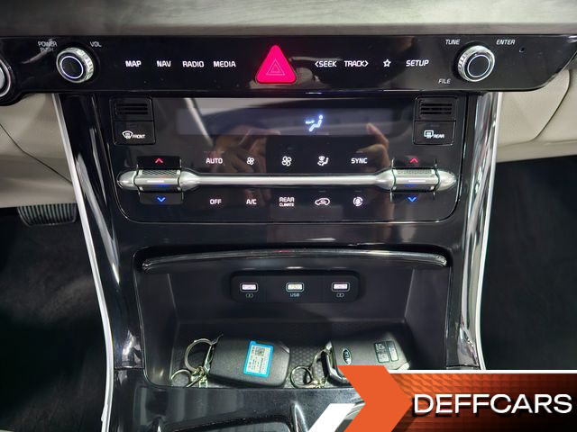 Kia CARNIVAL 9-Seater Noblesse купить на сайте DeffCars