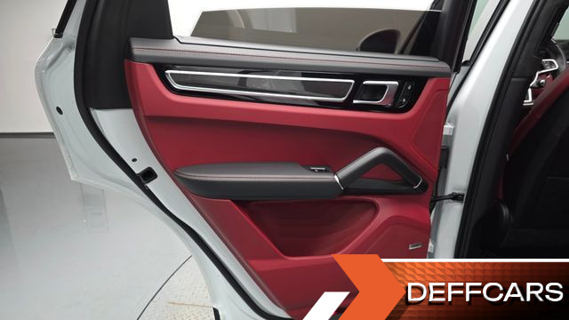 Porsche CAYENNE 3.0 PLATINUM EDITION купить на сайте DeffCars
