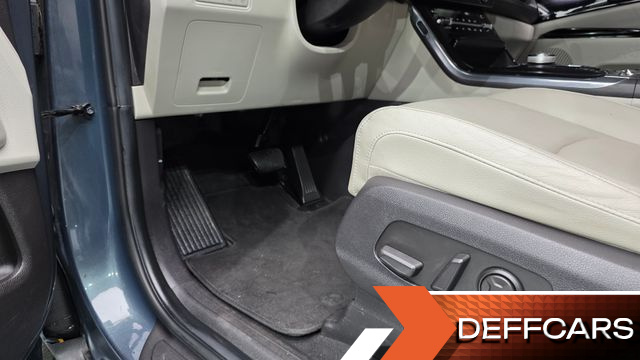 Kia CARNIVAL 9-Seater Signature купить на сайте DeffCars
