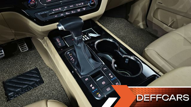 Kia CARNIVAL Gasoline 7-Seater Limousine President купить на сайте DeffCars