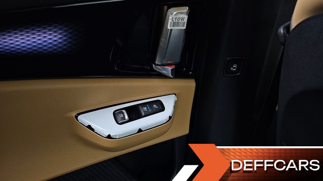 Kia CARNIVAL Gasoline 7-Seater Signature купить на сайте DeffCars