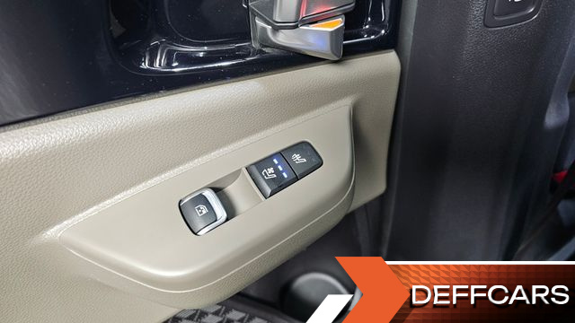 Kia CARNIVAL Gasoline 9-Seater Signature купить на сайте DeffCars