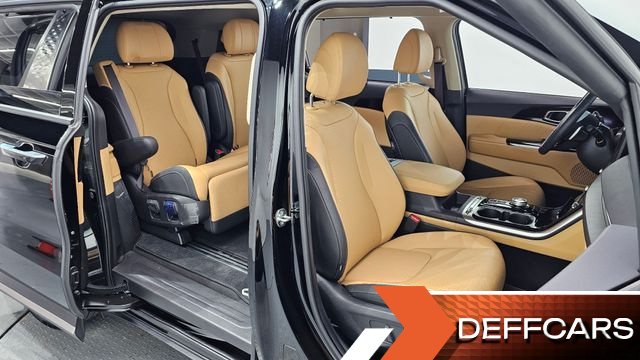 Kia CARNIVAL Gasoline 7-Seater Signature купить на сайте DeffCars