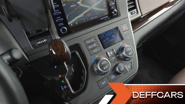 Toyota SIENNA 3.5 AWD купить на сайте DeffCars