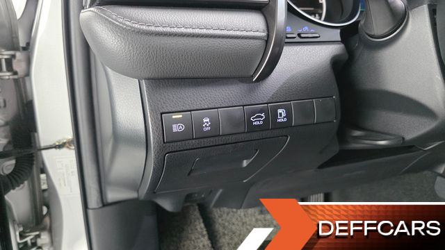 Toyota CAMRY 2.5 LE Hybrid купить на сайте DeffCars