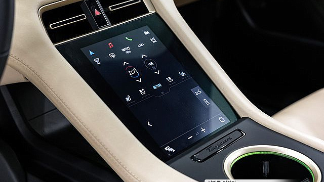 Porsche TAYCAN Base купить на сайте DeffCars