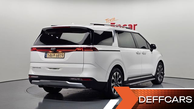 Kia CARNIVAL 9-Seater Signature купить на сайте DeffCars