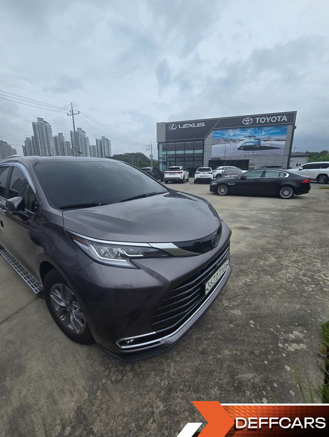Toyota SIENNA 2.5 Hybrid AWD купить на сайте DeffCars