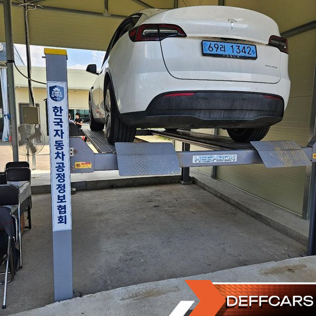 Tesla MODEL Y Long Range AWD купить на сайте DeffCars