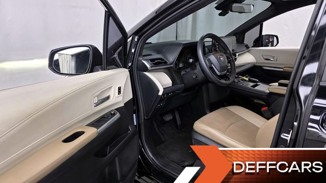 Toyota SIENNA 2.5 Hybrid 2WD купить на сайте DeffCars