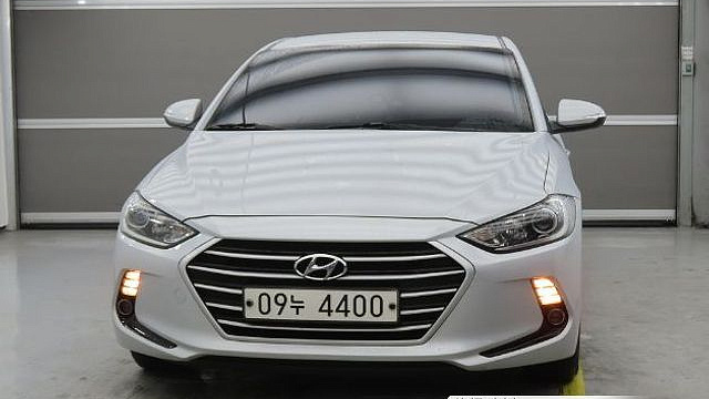Hyundai AVANTE 1.6 e-VGT Style купить на сайте DeffCars