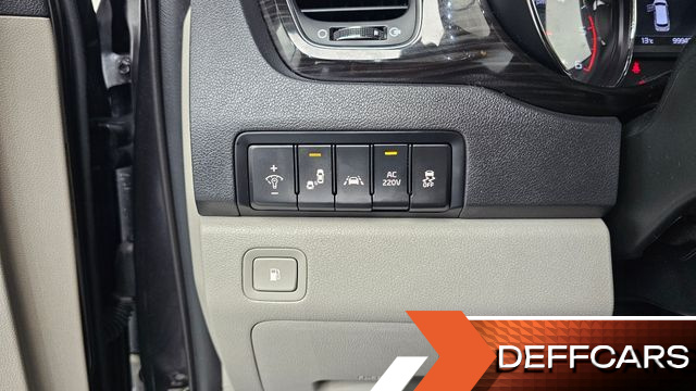 Kia CARNIVAL 9-Seater Noblesse Special купить на сайте DeffCars