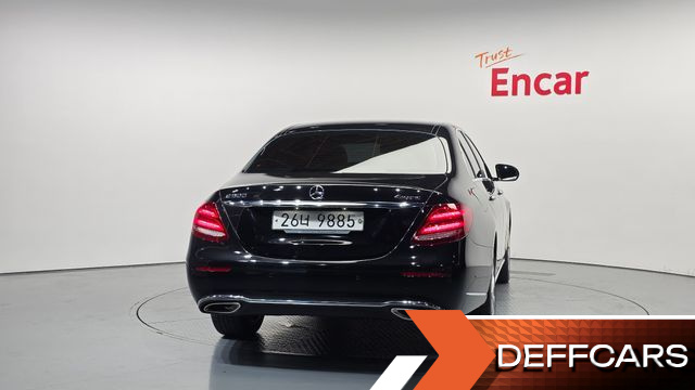 Mercedes E-CLASS E300 4MATIC Exclusive купить на сайте DeffCars