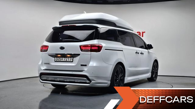 Kia CARNIVAL 9-seater Hi-Limousine Prestige High roof купить на сайте DeffCars