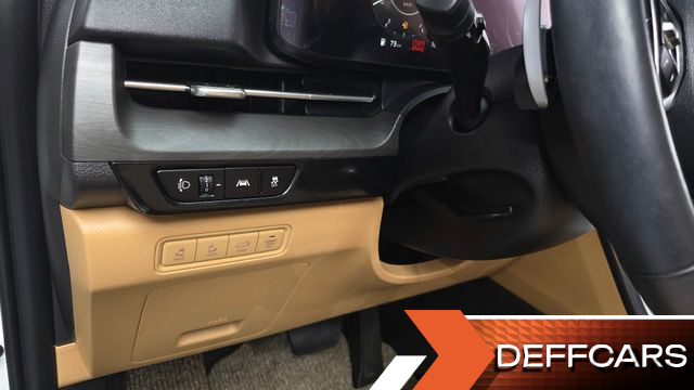 Kia CARNIVAL 9-Seater Signature купить на сайте DeffCars